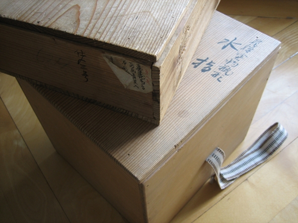 tomobako boxes japanese packaging></div><div><img decoding=